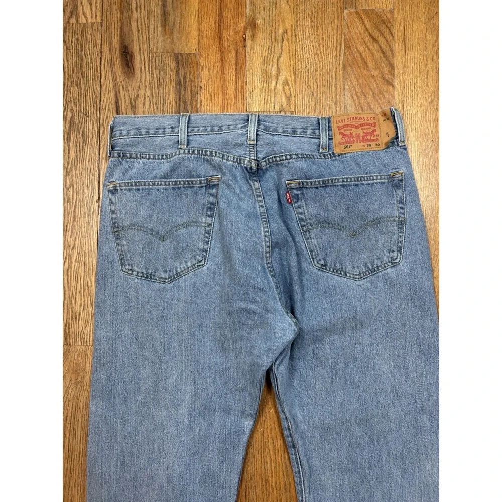 Levis 501 Jeans Men 38x30 Light‎ Blue Wash Denim Button Fly
